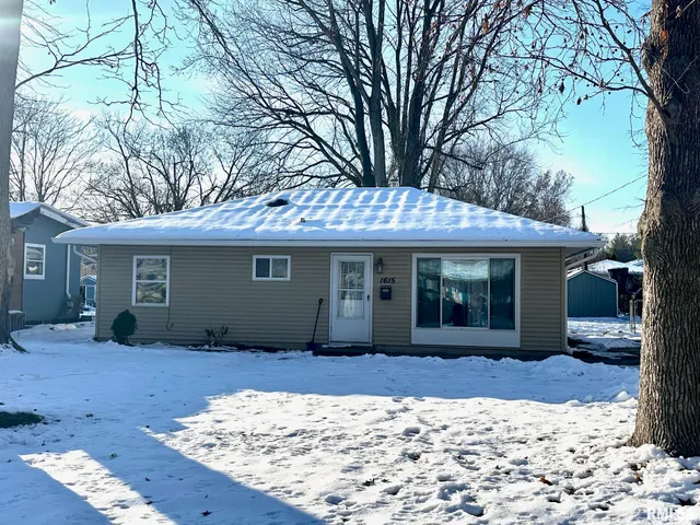 $109,000 | 1615 Elmwood Street, Jacksonville, IL 62650