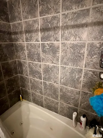 $109,000 | 1615 Elmwood Street, Jacksonville, IL 62650