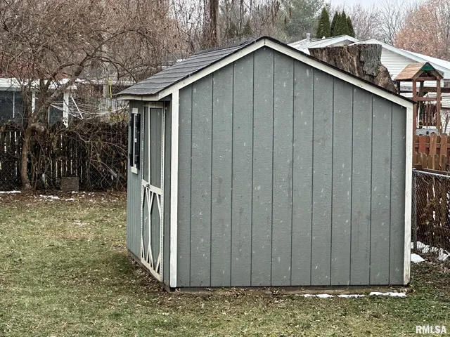 $104,000 | 1615 Elmwood Street, Jacksonville, IL 62650