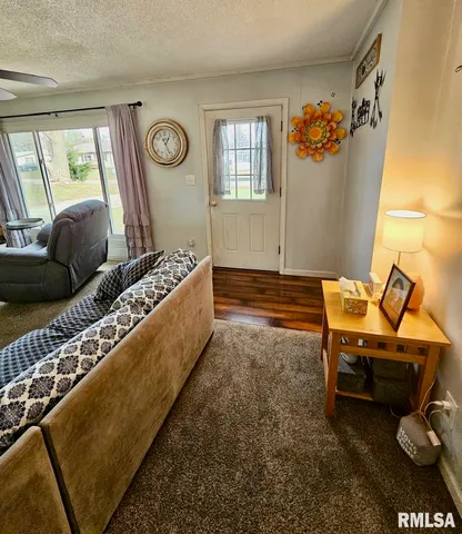 $104,000 | 1615 Elmwood Street, Jacksonville, IL 62650