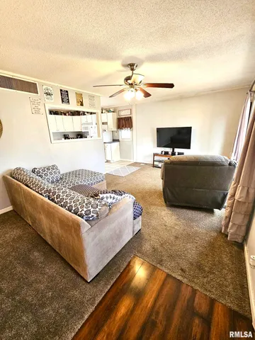 $104,000 | 1615 Elmwood Street, Jacksonville, IL 62650