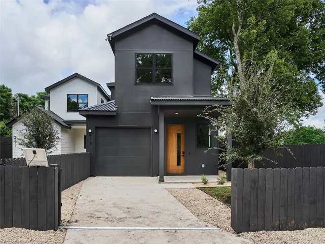 a house view with a outdoor space