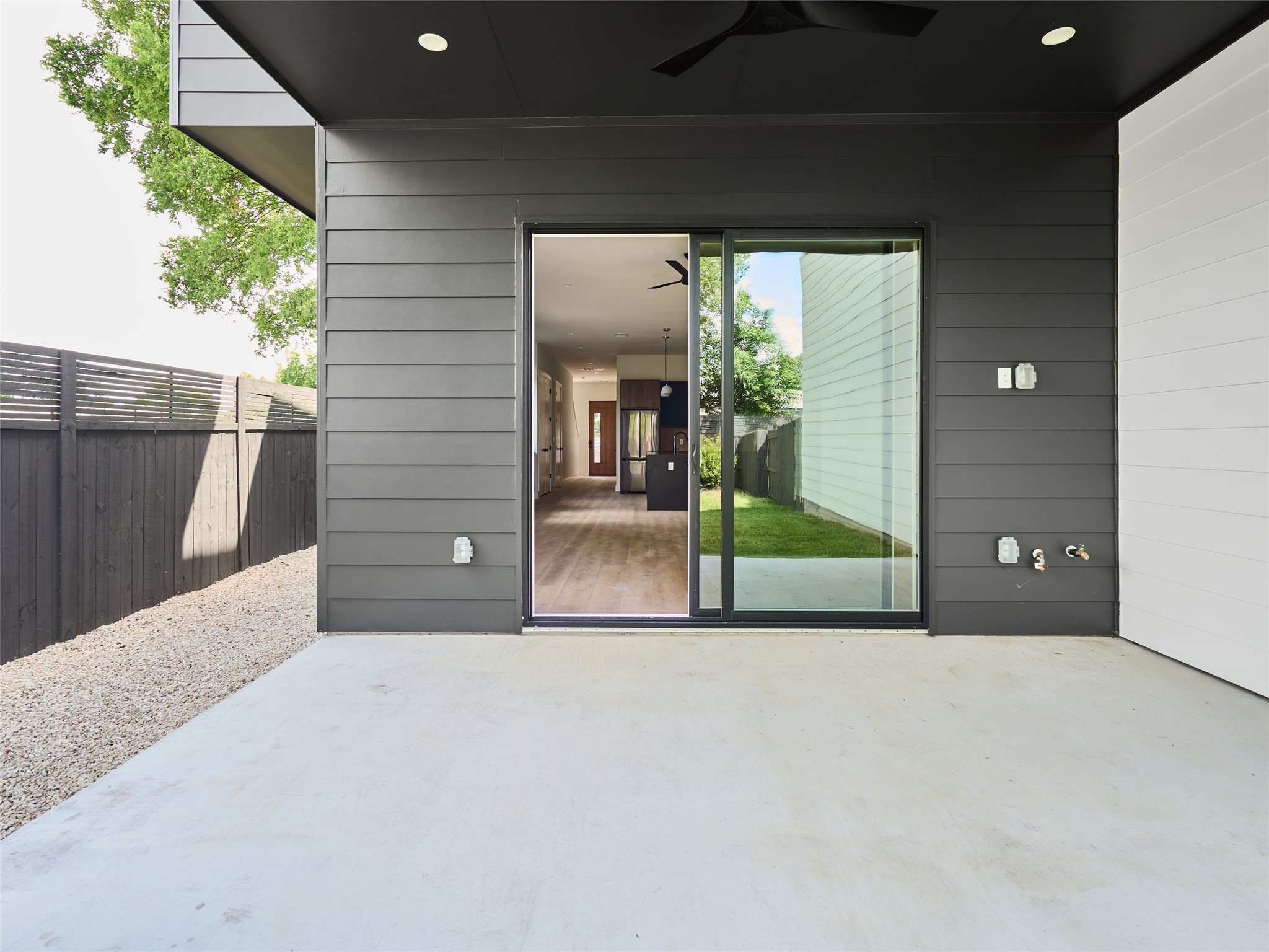 412 Hackberry Lane, Unit 2 Austin, TX 78753 - Photo 8 of 40 View of patio / terrace featuring ceiling fan