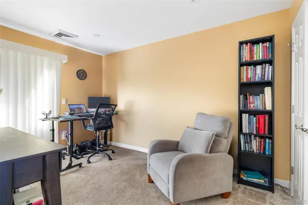 $610,000 | 121 Willow Lane, Valley Stream, NY 11580