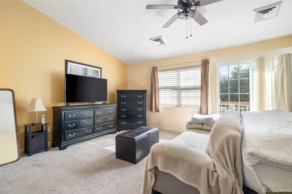 $610,000 | 121 Willow Lane, Valley Stream, NY 11580