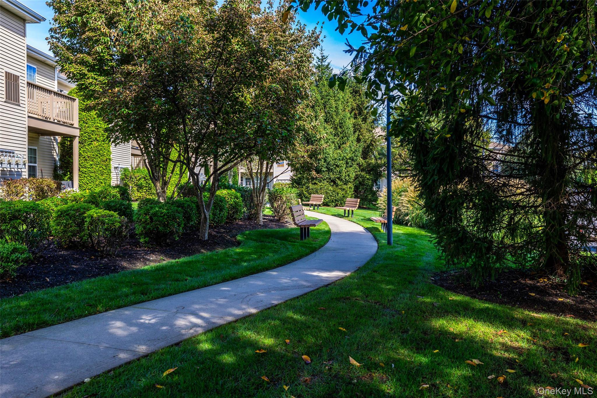 121 Willow Lane Valley Stream, NY 11580 - Photo 21 of 30 View of community with a yard