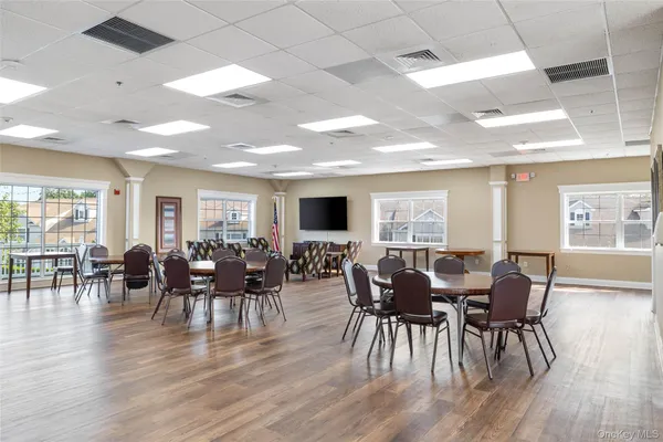 $610,000 | 121 Willow Lane, Valley Stream, NY 11580