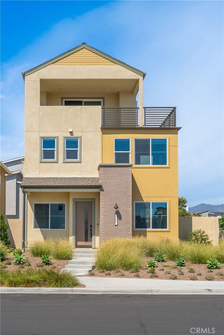 187 Yugen Irvine, CA 92618 - Photo 2 of 31 a front view of a house