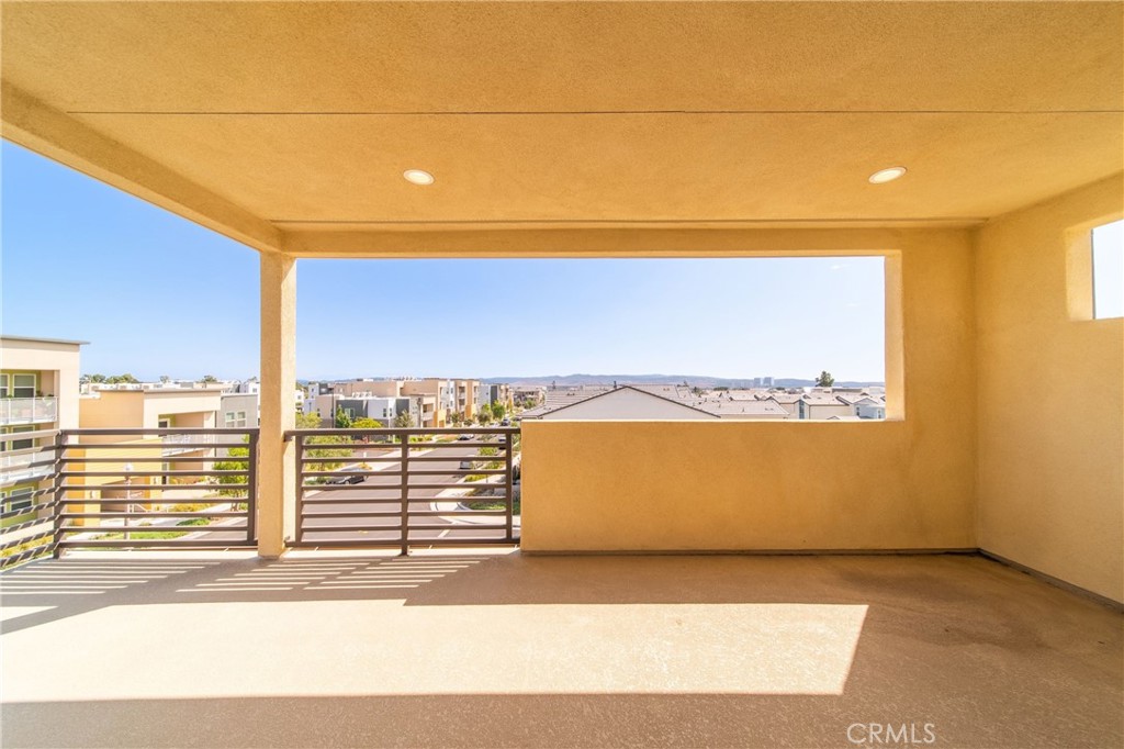 187 Yugen Irvine, CA 92618 - Photo 25 of 31 a view of ocean from a balcony