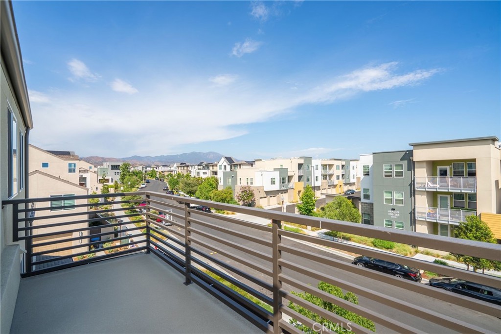 187 Yugen Irvine, CA 92618 - Photo 28 of 31 a view of a balcony with city view
