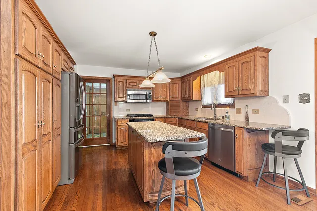 $639,900 | 16221 Kingsport Road, Orland Park, IL 60467