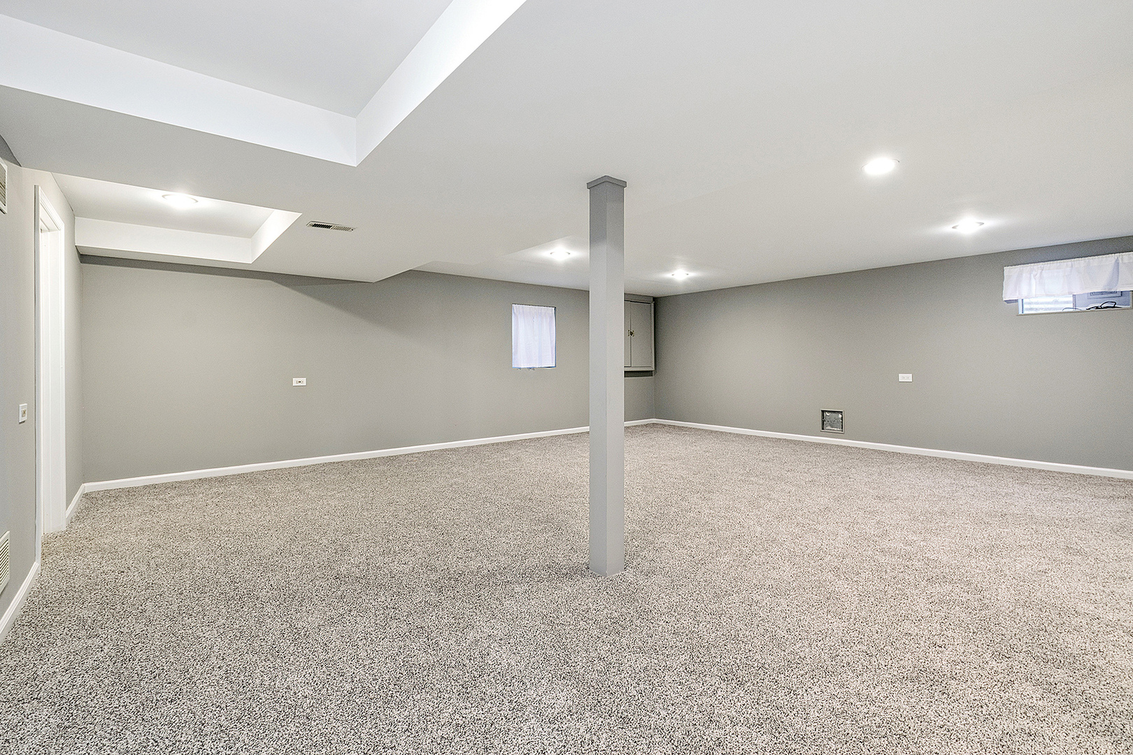 16221 Kingsport Road Orland Park, IL 60467 - Photo 45 of 58 a view of an empty room with a window