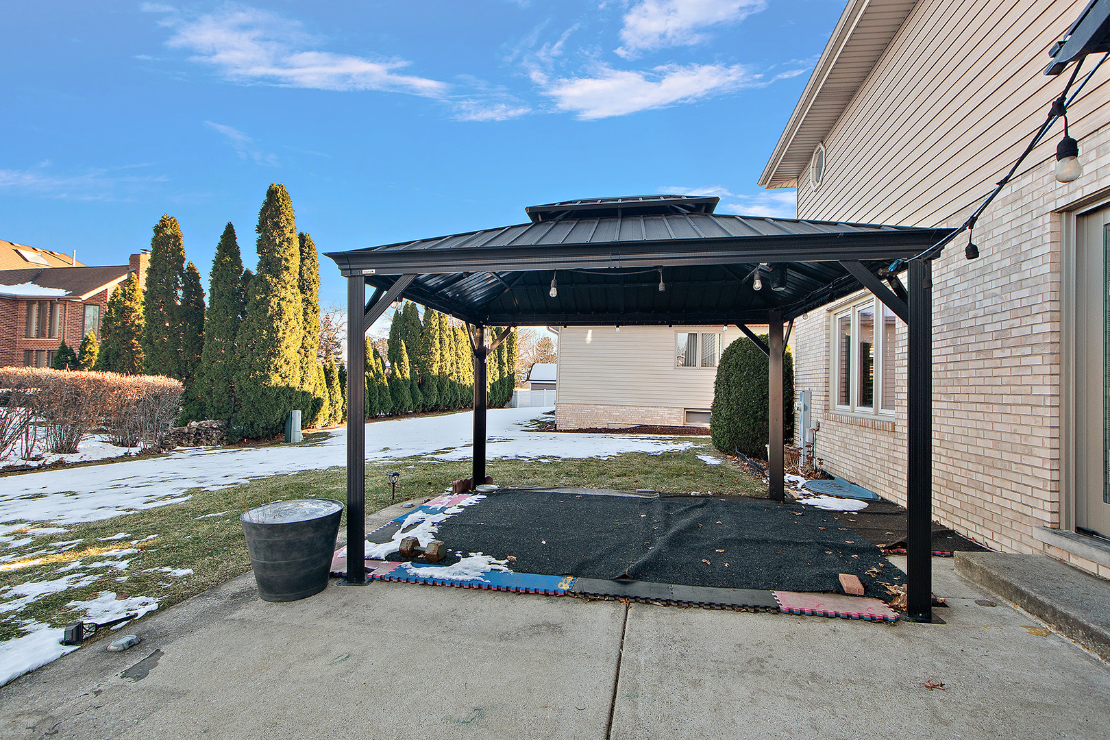 16221 Kingsport Road Orland Park, IL 60467 - Photo 50 of 58 a view of a terrace sink and garden
