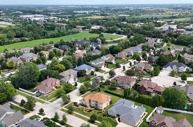 $639,900 | 16221 Kingsport Road, Orland Park, IL 60467