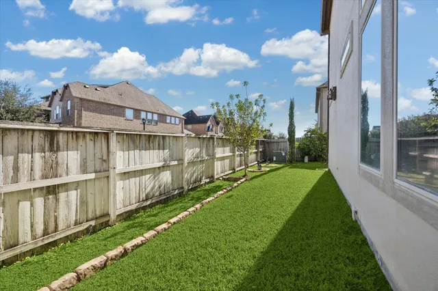 $516,995 | 13205 Dartmoor Terrace Drive, Houston, TX 77077