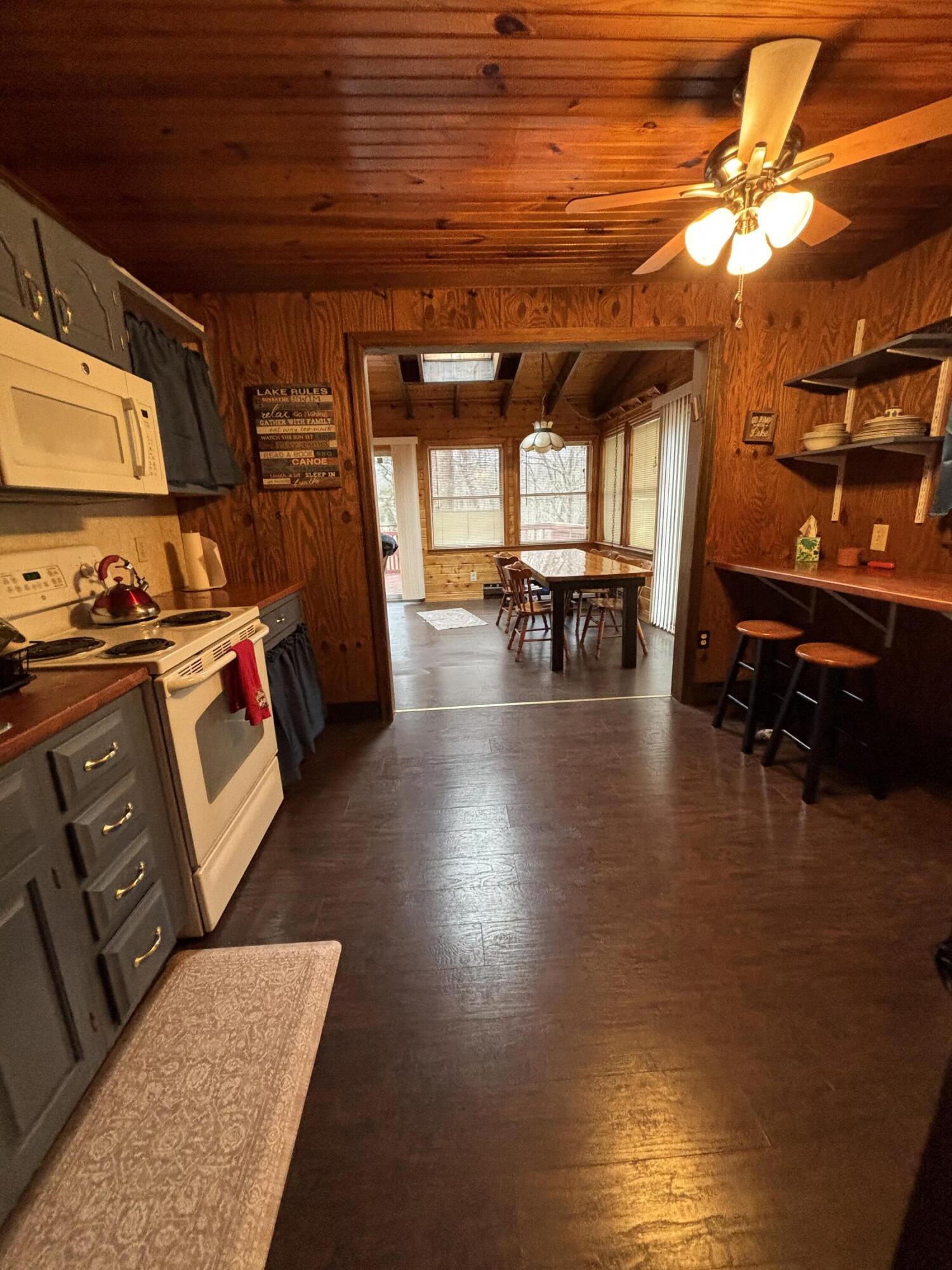 247 Mountain Road Albrightsville, PA 18210 - Photo 6 of 16 Kitchen