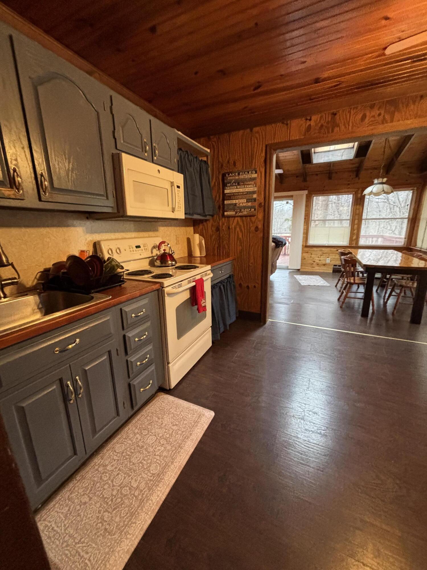 247 Mountain Road Albrightsville, PA 18210 - Photo 7 of 16 Kitchen