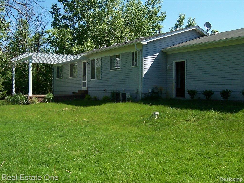 1435 Miller Road Allenton, MI 48002 - Photo 19 of 22 2 Car Attached Garage