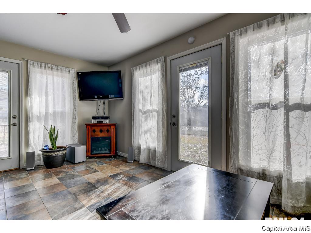 24 Mesa Road Springfield, IL 62702 - Photo 14 of 32