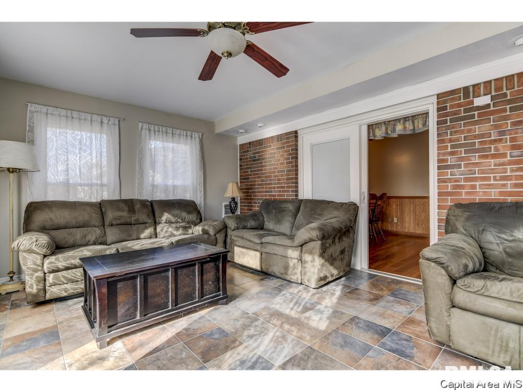 24 Mesa Road Springfield, IL 62702 - Photo 16 of 32