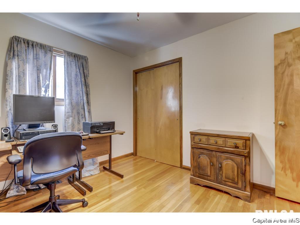 24 Mesa Road Springfield, IL 62702 - Photo 22 of 32