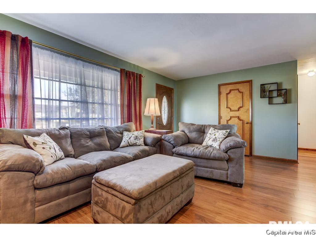 24 Mesa Road Springfield, IL 62702 - Photo 4 of 32