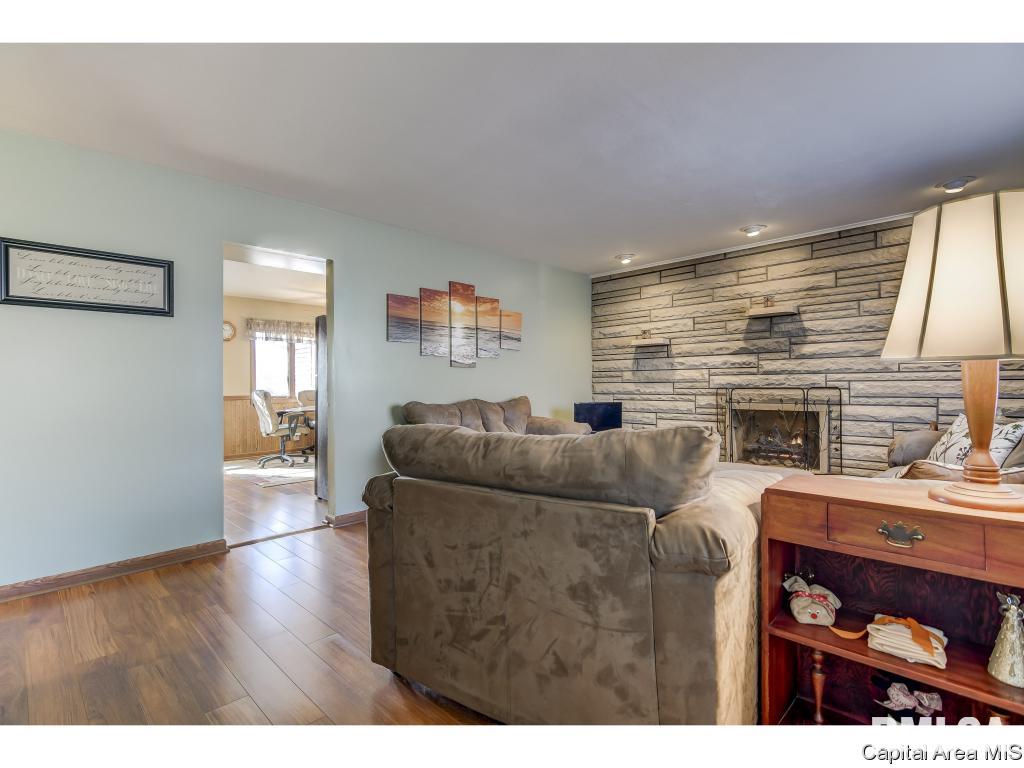 24 Mesa Road Springfield, IL 62702 - Photo 5 of 32