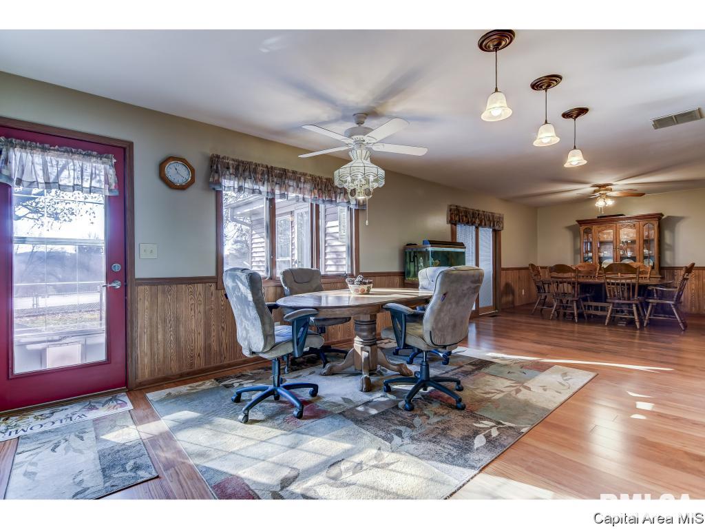 24 Mesa Road Springfield, IL 62702 - Photo 9 of 32