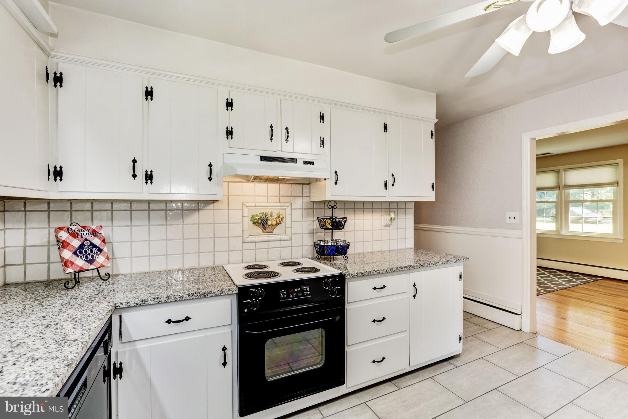 18112 Muncaster Road Rockville, MD 20855 - Photo 10 of 35 Granite Kitchen
