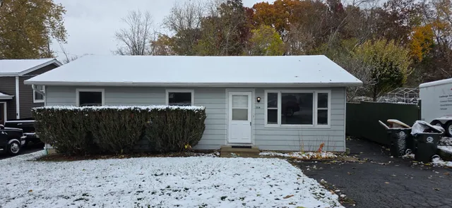$2,000 | 1114 North Oak Terrace, Round Lake Beach, IL 60073