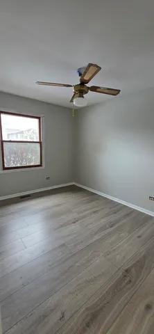 $2,000 | 1114 North Oak Terrace, Round Lake Beach, IL 60073