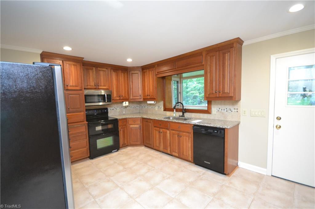 559 Inwood Road Asheboro, NC 27205 - Photo 7 of 30 Gallery Image 7