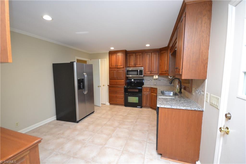 559 Inwood Road Asheboro, NC 27205 - Photo 9 of 30 Gallery Image 9