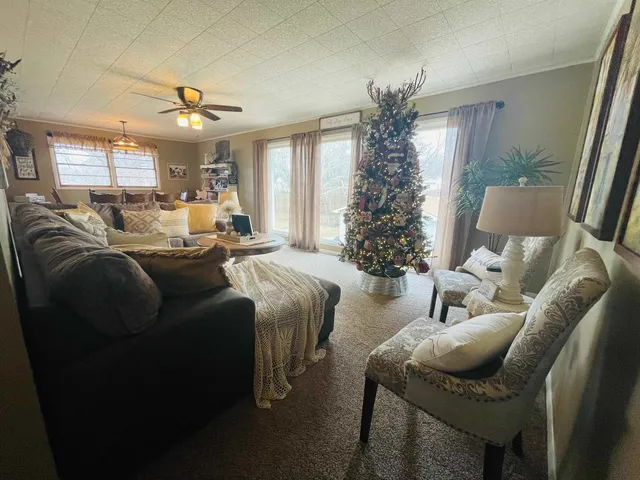 $169,900 | 514 Locust Street, Marion, KS 66861