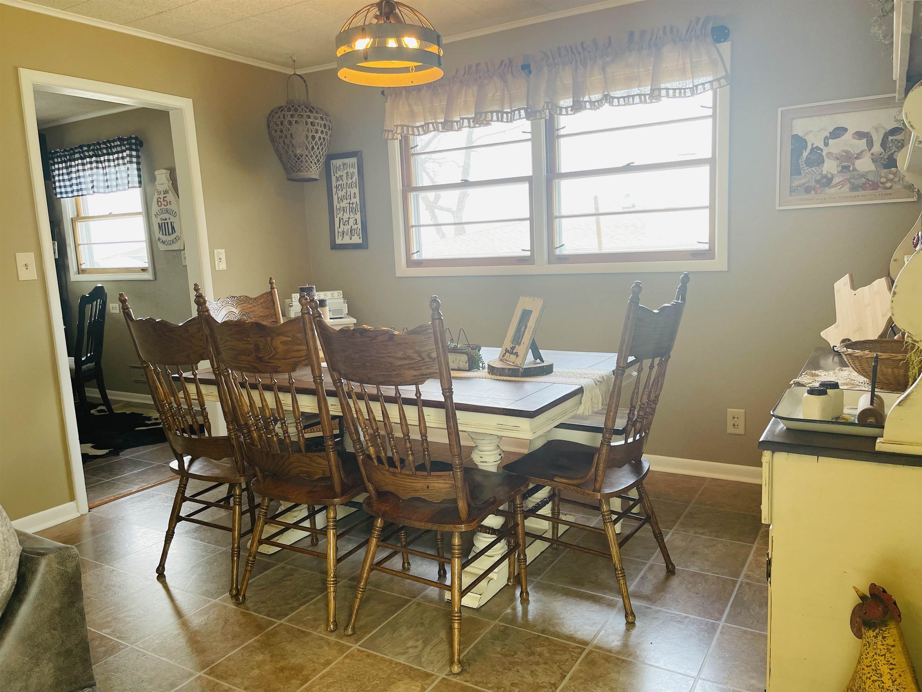 514 Locust Street Marion, KS 66861 - Photo 8 of 35