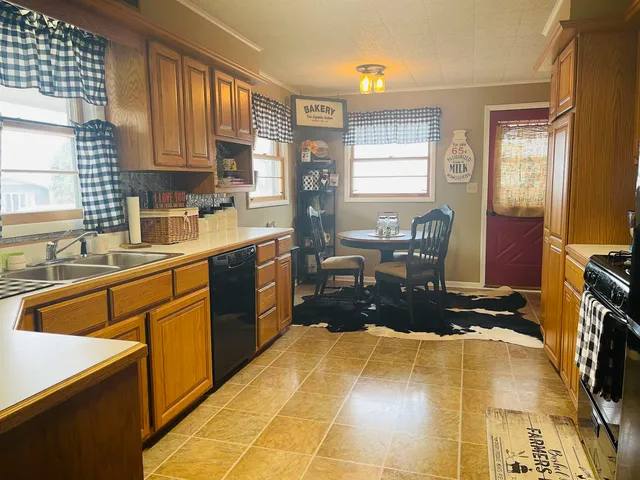 $169,900 | 514 Locust Street, Marion, KS 66861