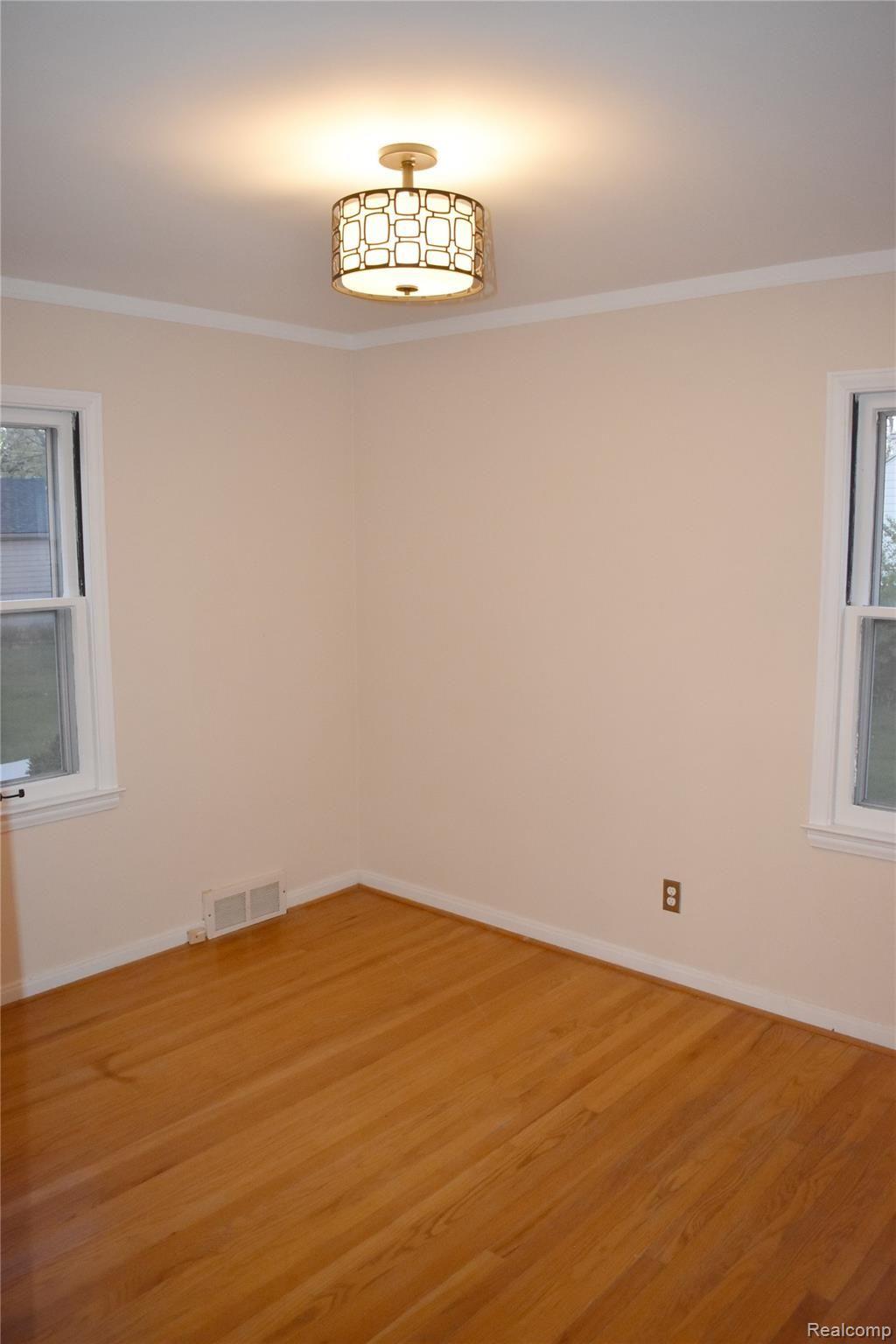 1787 Croft Road Birmingham, MI 48009 - Photo 14 of 18 12 1787 Croft.JPG