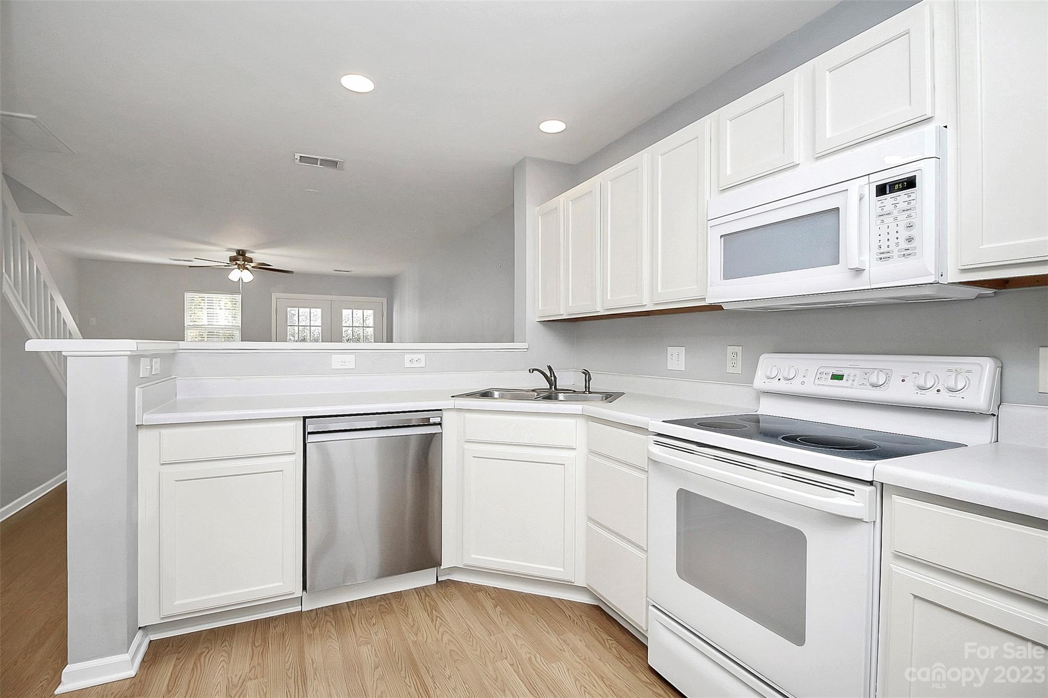 106 Rhett Court Fort Mill, SC 29715 - Photo 3 of 21 Gallery Image 3