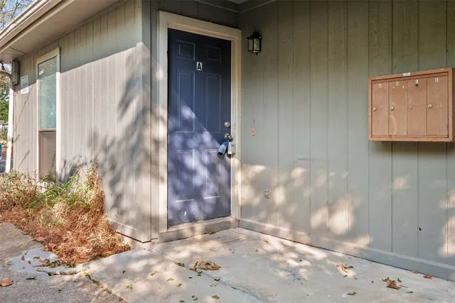 a view of a entryway