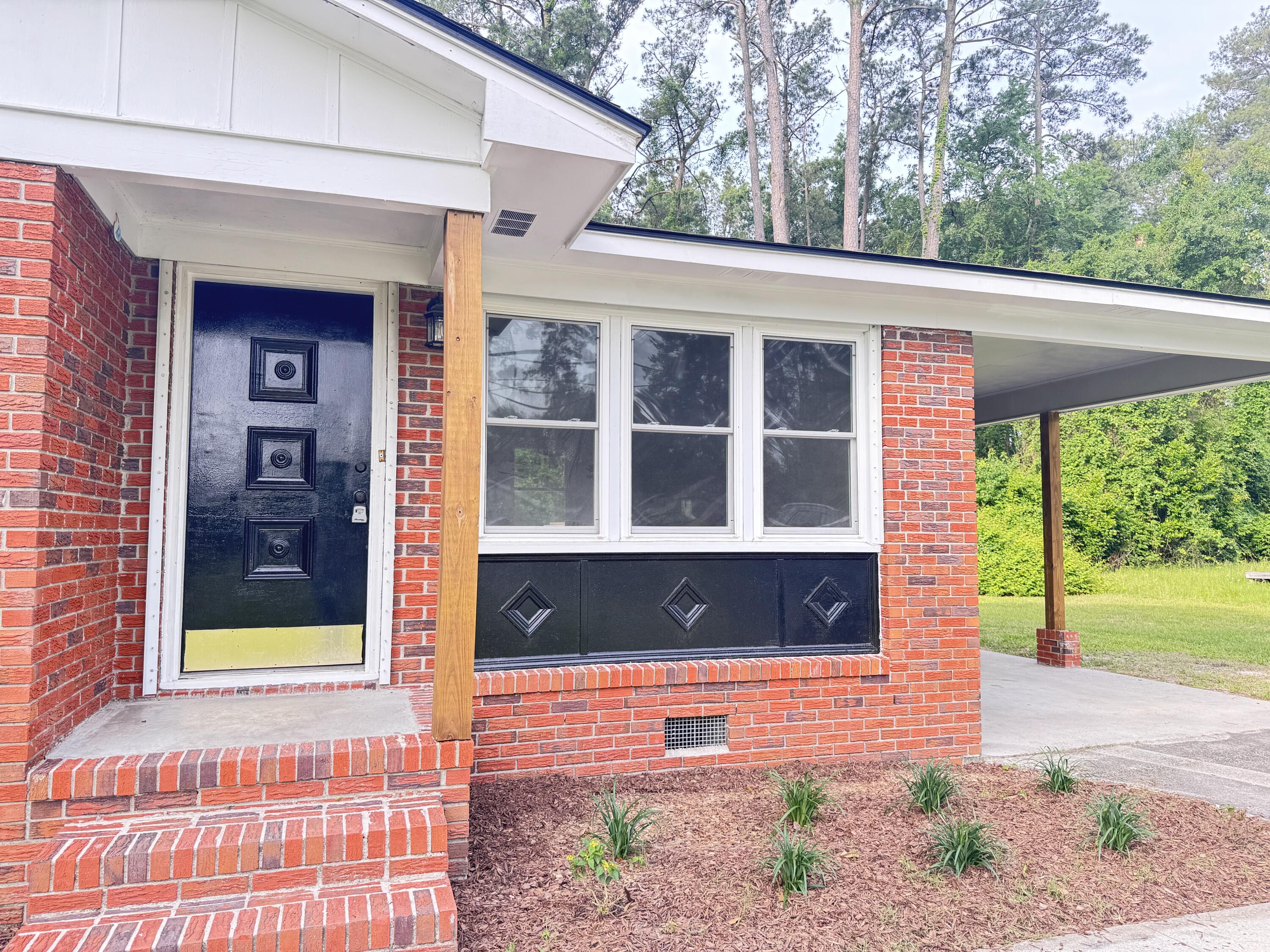 105 Dandridge Road Walterboro, SC 29488 - Photo 3 of 45 105 Dandridge Road (13)