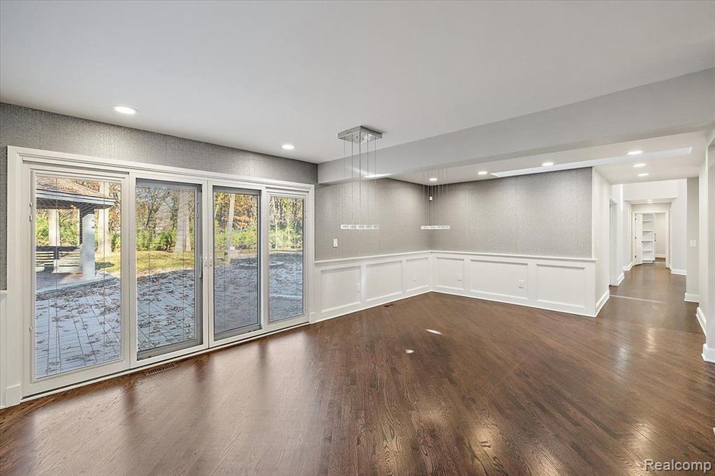 30545 Inkster Road Farmington, MI 48334 - Photo 24 of 87