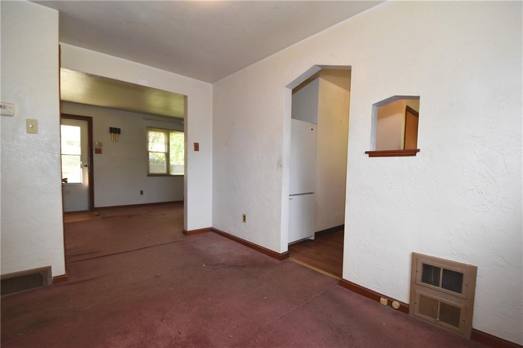 951 Lessing Street Pittsburgh, PA 15220 - Photo 6 of 22 Gallery Image 6