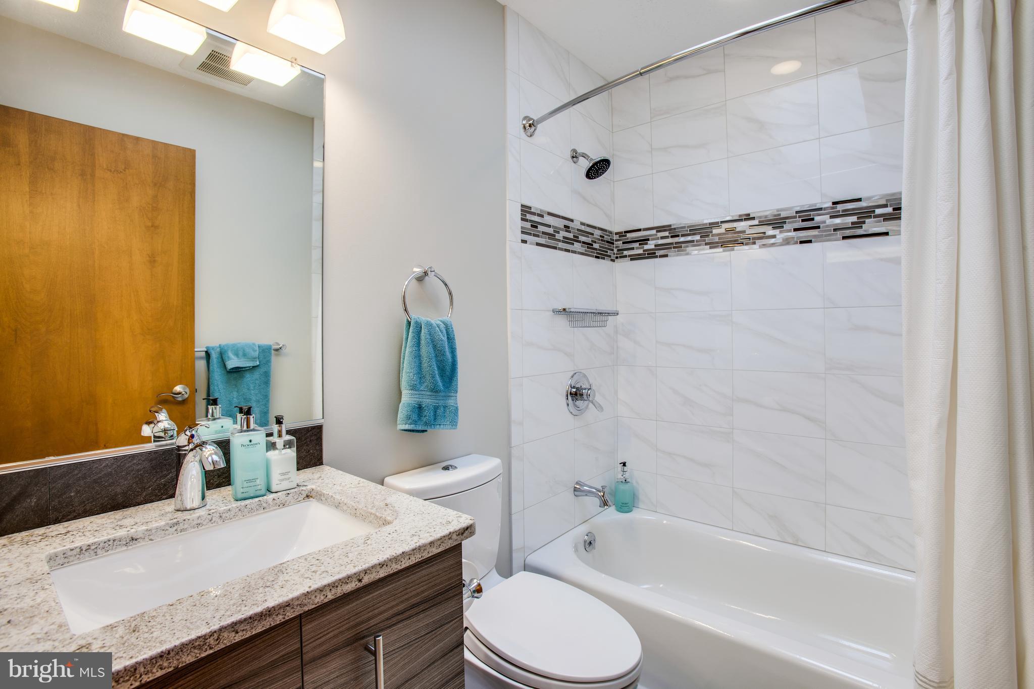 6600 Fox Ridge Road Spotsylvania, VA 22551 - Photo 18 of 30 Shared Bath for BR2 and BR3.