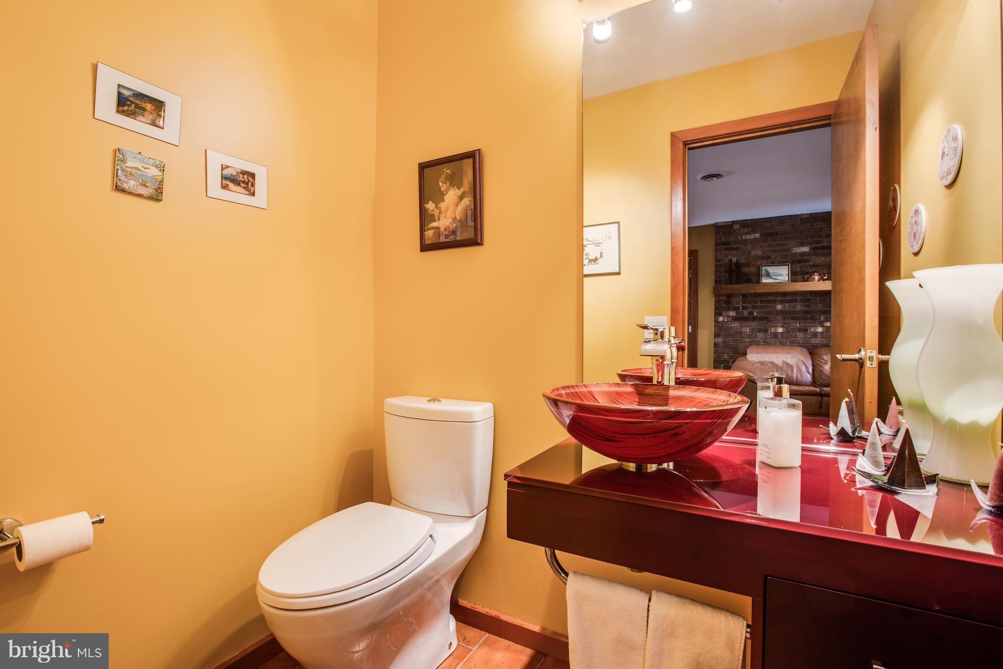 6600 Fox Ridge Road Spotsylvania, VA 22551 - Photo 20 of 30 Stylish Half bath off entry Foyer.