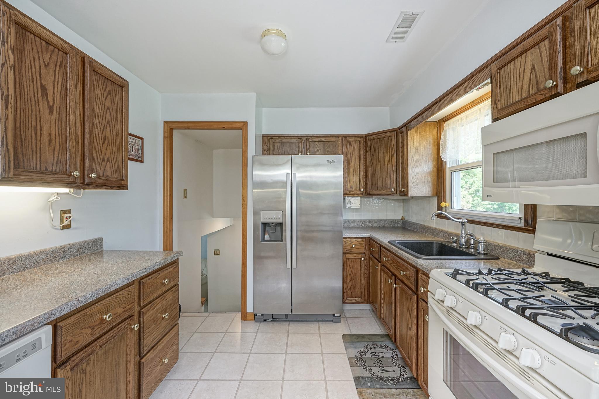 18 Cedarcroft Road Gibbsboro, NJ 08026 - Photo 12 of 30 Gas Cooking