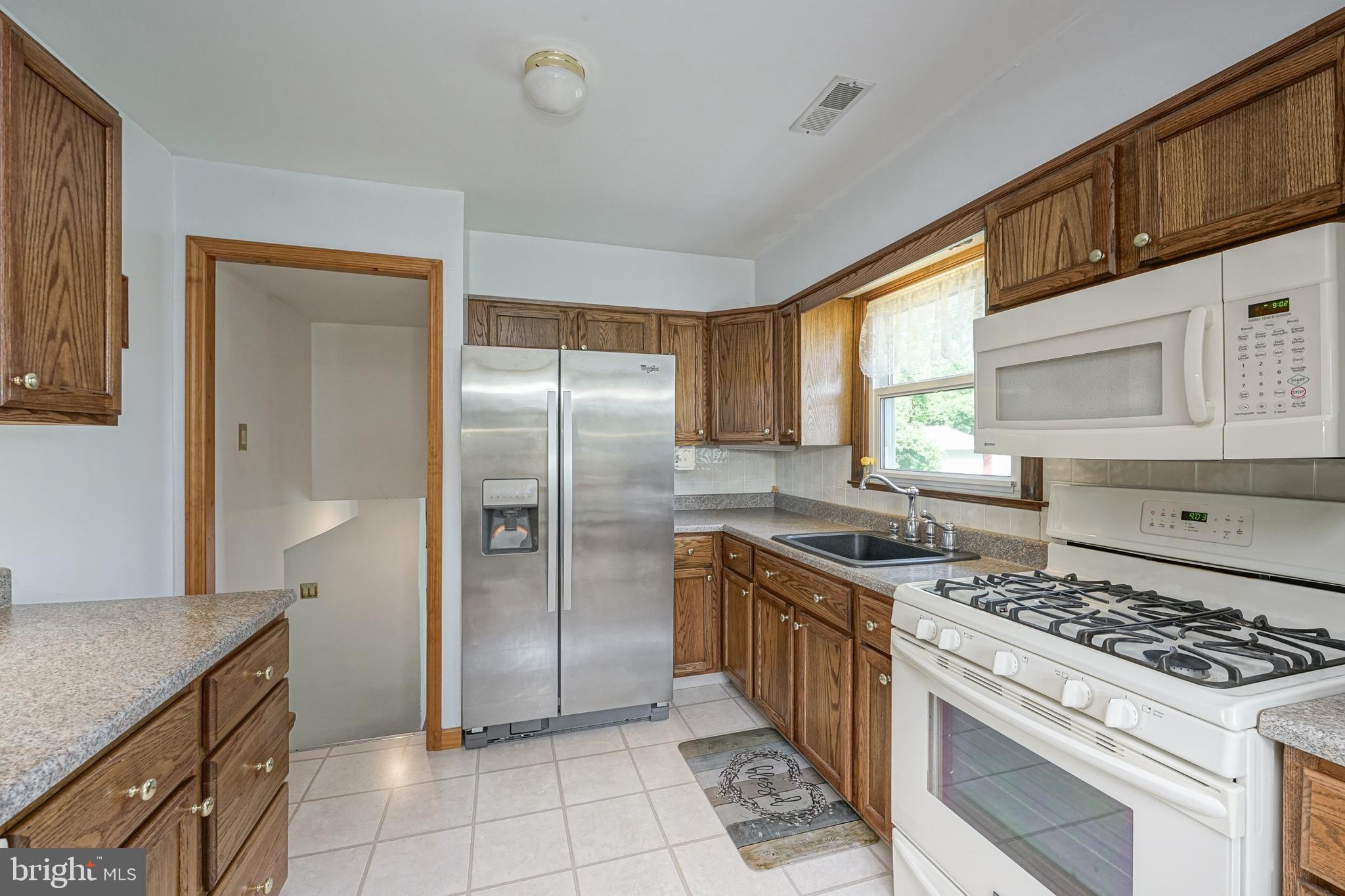 18 Cedarcroft Road Gibbsboro, NJ 08026 - Photo 13 of 30 Plenty of Cabinets