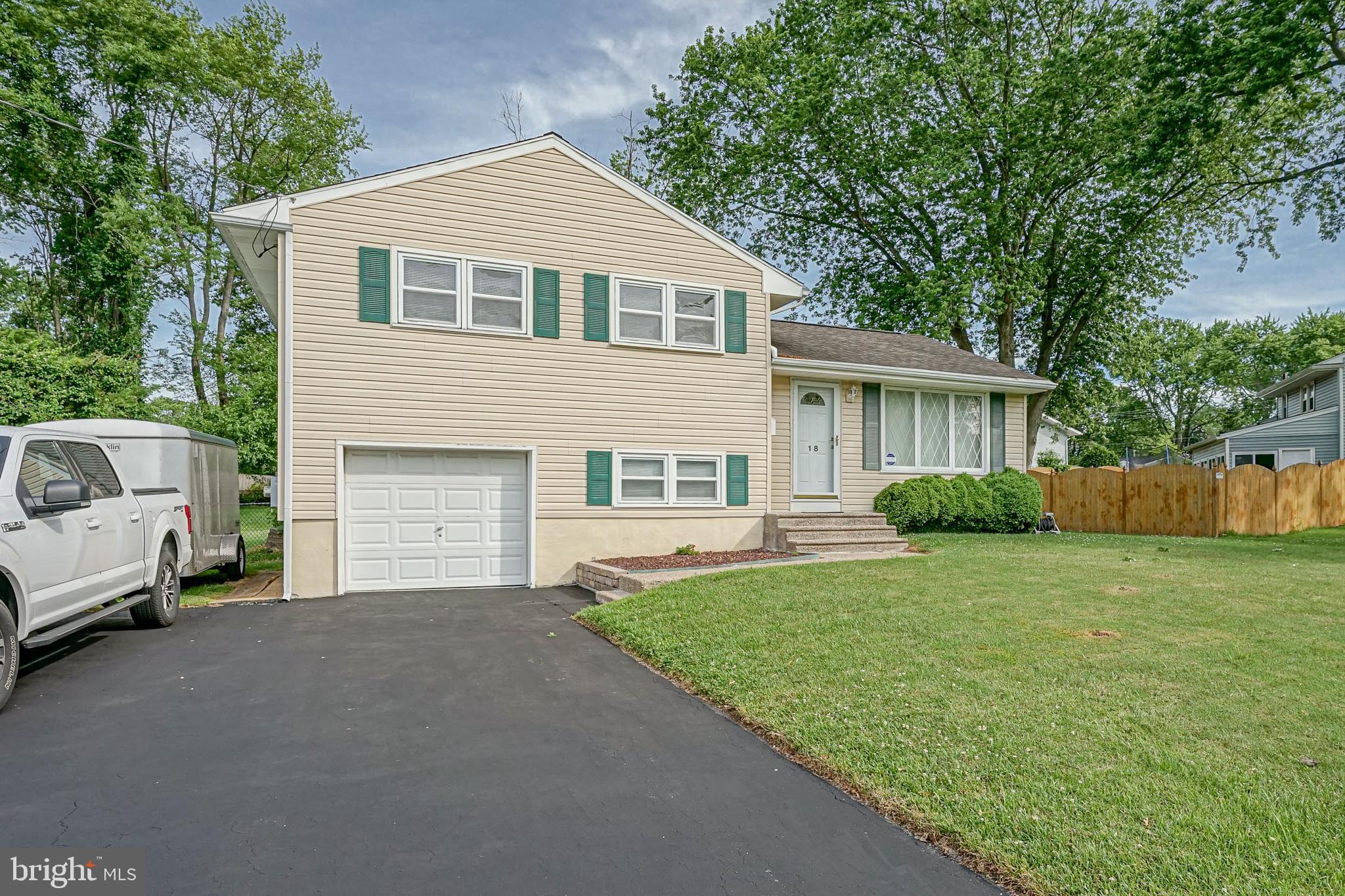 18 Cedarcroft Road Gibbsboro, NJ 08026 - Photo 3 of 30 1 Car Garage