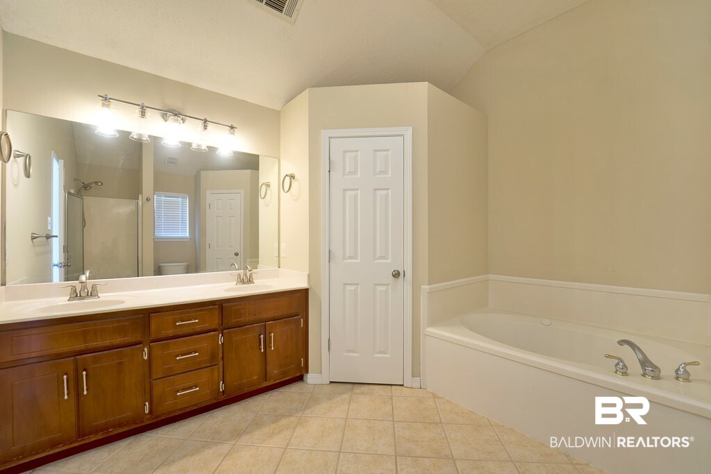 9770 Oak Forrest Drive Mobile, AL 36695 - Photo 9 of 20