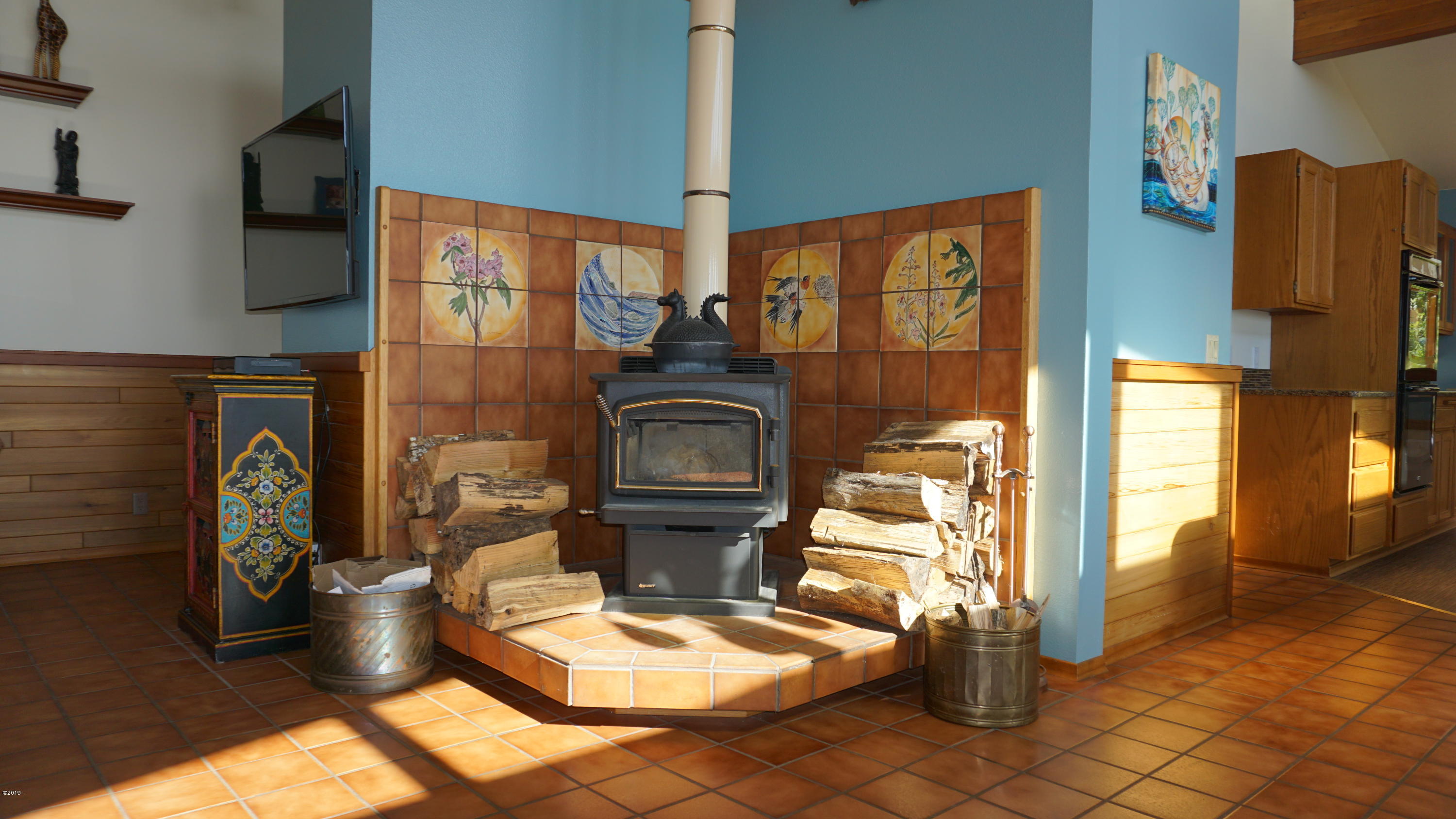 80 Reeves Circle Yachats, OR 97498 - Photo 6 of 30 Woodstove