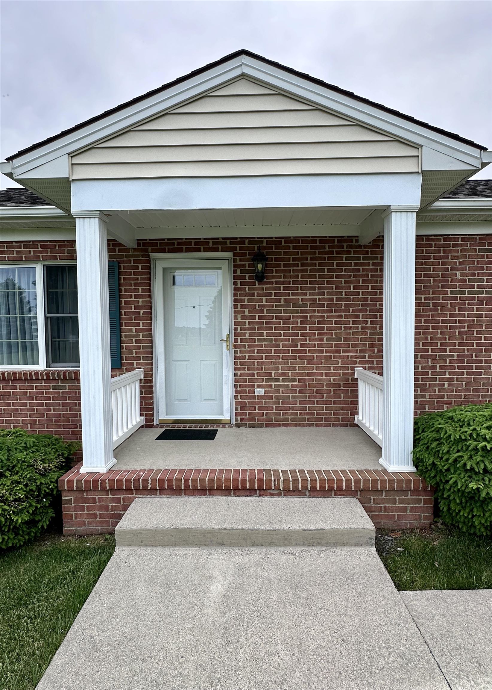 364 Summit Church Road Bridgewater, VA 22812 - Photo 7 of 32 a front view of a house